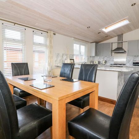Oakwood Lodge Йорк Экстерьер фото