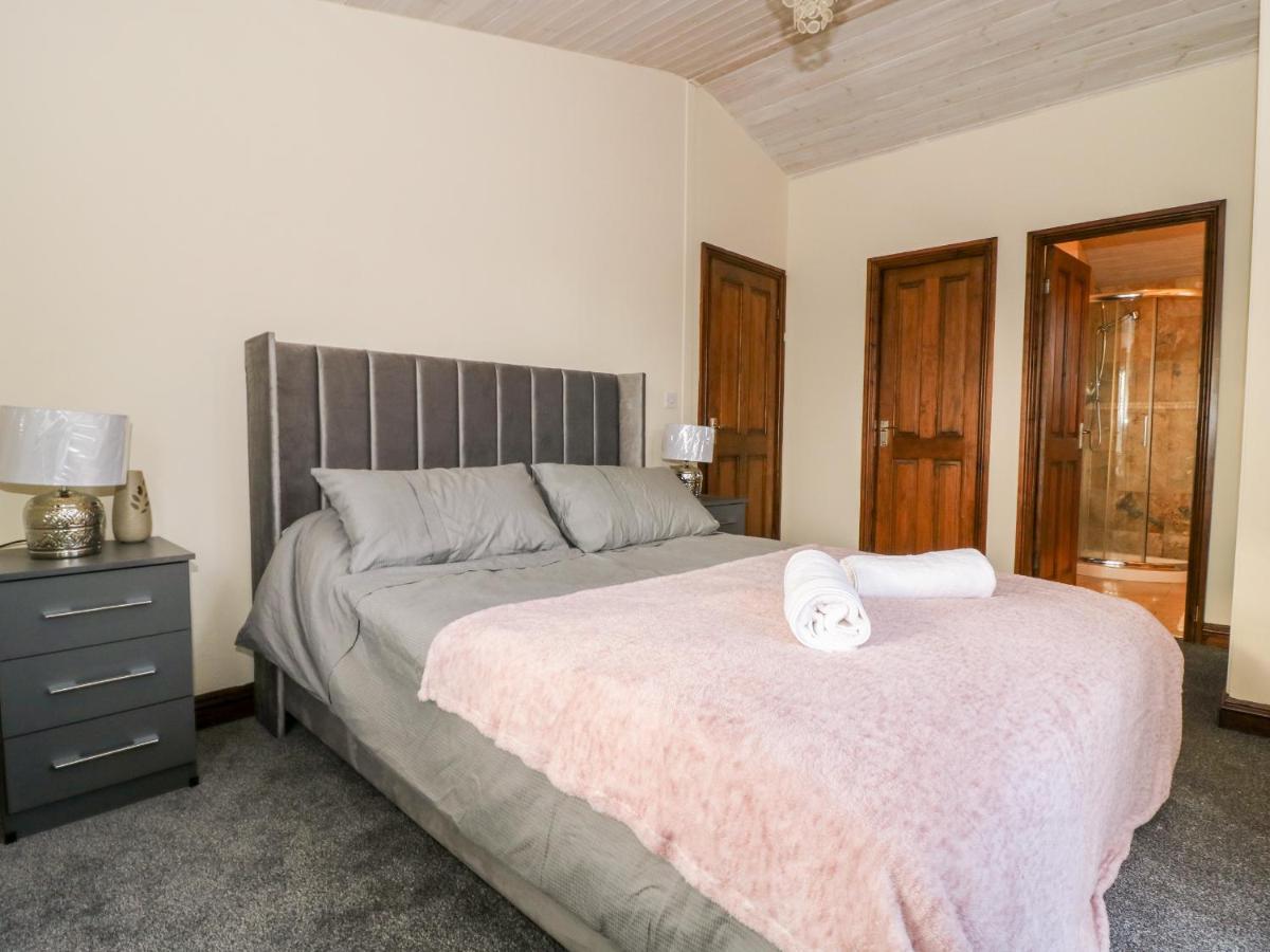 Oakwood Lodge Йорк Экстерьер фото